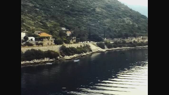 외관 유럽 바다 여행 건축양식 자연 휴가 안테나 파노라마 사람없음 야외 물 파란색 항구 수확 골동품 도시 만 거친 역사 클래식 도서관 지중해 필름 영화 향수 언덕 문서 복고 타운 크로아티아 영사기 동영상 구식 두브로브니크 보관소 아마추어 옛날 4K MOV 해외동영상 클립영상 자연요소 교육 건축 나라 컬러 컨셉 농업 통신 교통시설 문화예술 촬영기법 화장품 저장 생태계 파일형식