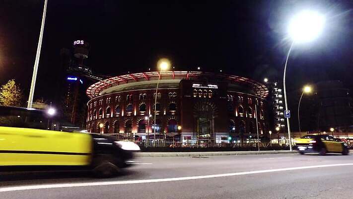 유럽 스포츠 여행 밭 건축양식 공 놀이 하늘 미술 사람 경기 사람없음 건물 컵 도시풍경 축구 경쟁 경기장 게임 도시 역사 스페인 군중 야간 아치 타운 바르셀로나 골 랜드마크 스페인어 아라베스크 옛날 투우장 4K MP4 해외동영상 클립영상 자연요소 식기 건축물 건축 나라 컨셉 농업 스포츠시설 문화예술 풍경 구기 동영상 투우 파일형식