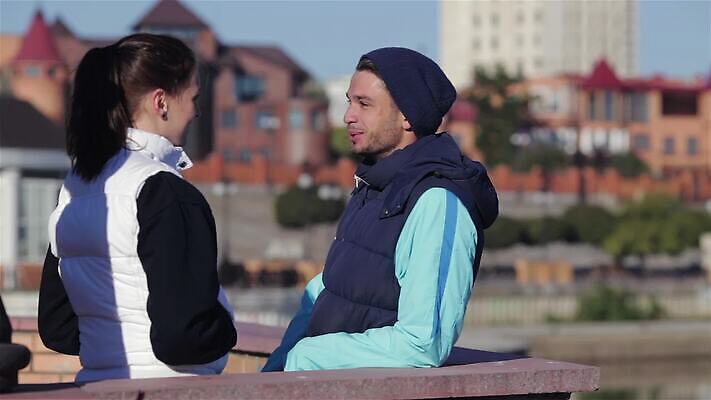 백인 라이프스타일 커플 공원 여자 남자 행복 스포츠 2 함께함 건강 성인 야외 두명 파란색 친구 달리기 조깅 운동 도시 그룹 연습 마라톤 달리기선수 주자 MP4 해외동영상 클립영상 서양인 공공시설 감정 컬러 컨셉 관계 모션 사람 경기 생활 육상스포츠 육상선수 동영상 파일형식