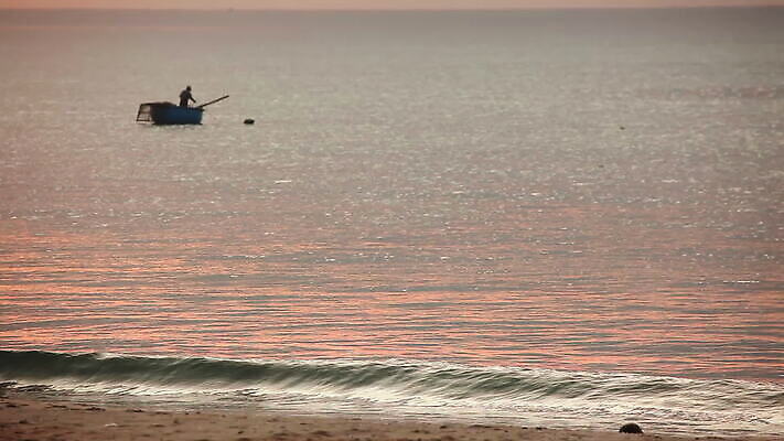 전통 산업 아시아 문화 바다 여행 백그라운드 낚시 항해 어류 동양인 사람없음 물 바구니 마을 항구 시골 도시 만 업무 보트 베트남 장면 어장 많음 MOV 해외동영상 클립영상 자연요소 나라 컨셉 배_교통 교통시설 레저 인종 동남아시아 수중동물 작업 동영상 파일형식