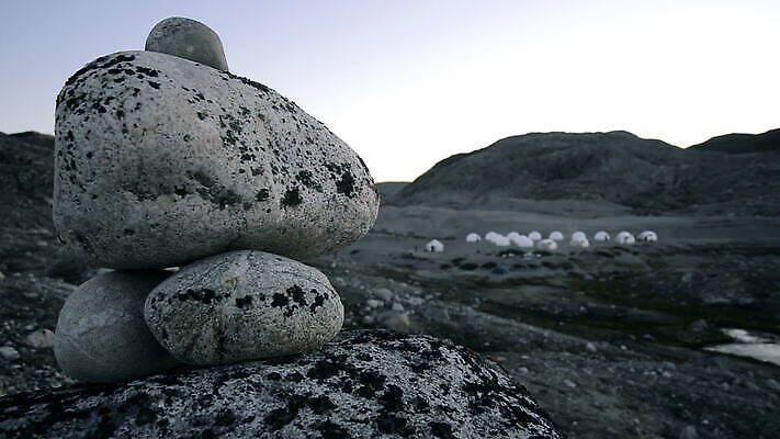 여행 이끼 사람없음 야외 평화 저녁 그린란드 돌무덤 MOV 해외동영상 클립영상 섬 컨셉 덴마크 무덤 야간 동영상 파일형식