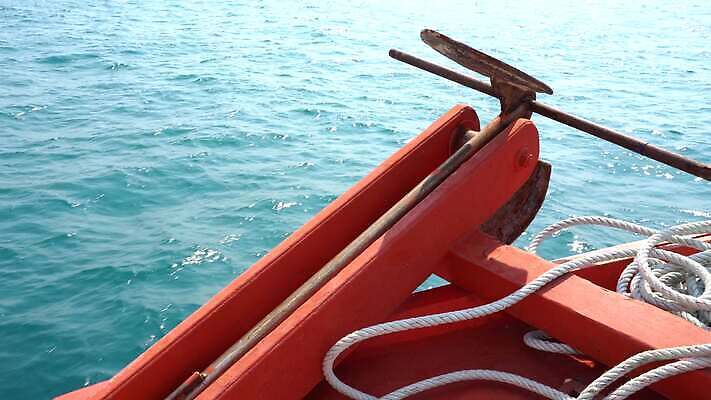 나무 아시아 밧줄 모래 파도 바다 섬 여행 백그라운드 교통시설 태국 자연 하늘 휴가 열대 안테나 사람없음 야외 옆모습 물 파란색 만 보트 갑판 활 닻 돛대 구명용품 스모그 푸켓 4K MP4 해외동영상 클립영상 자연요소 식물 나라 줄 뷰포인트 컬러 교통 배_교통 통신 안전장비 시설 생태계 동영상 파일형식