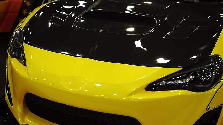 디자인 스포츠 자동차 실내 사람없음 노란색 문 금속 검은색 운전 덮개 고급 우아함 고도 전시회 속도 쇼 라디에이터 자동 조율 4K MOV 해외동영상 클립영상 육상교통 컬러 컨셉 모션 재질 내부 전시 뚜껑 동영상 파일형식