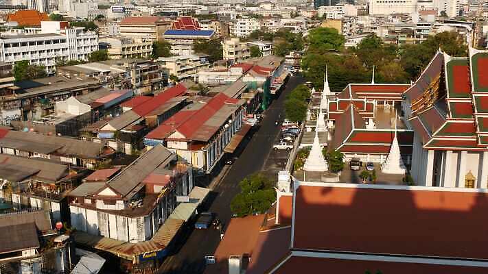 전통 외관 문화 도로 여행 백그라운드 건축양식 부분 창문 태국 지붕 날씨 거리 주택 안테나 파노라마 풍경 사람없음 야외 건물 가로 도시풍경 일몰 수확 도시 사찰 도심 복고 방콕 지역 타운 구시가지 그런지 랜드마크 수도권 4K MP4 해외동영상 클립영상 건축물 건축 아시아 길 농업 통신 종교건축 교통시설 촬영기법 노을 동영상 파일형식