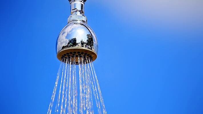 백그라운드 하늘 추상 건강 사람없음 물 파란색 달리기 머리 스파 목욕 젖음 흐름 추위 욕실 흰색 물방울 신선 뜨거움 액체 개울 떨어짐 빨래 분무기 제트기 고립 노즐 샤워실 위생관리 MOV 해외동영상 클립영상 자연요소 컬러 컨셉 가사 무늬 모션 비행기 관리 신체부위 강 청결 동영상 샤워시설 파일형식