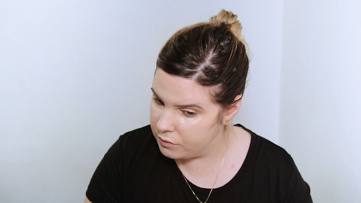 백인 모델 직업 응시 여자 얼굴 백그라운드 한명 사람 성인 뷰티 유행 카메라 화장품 거울 흰색 붓 화려 우아함 가루 눈썹 속눈썹 볼터치 피부 입술 마스카라 윤곽 예술가 아이섀도 내추럴 넣기 방법 아이라이너 연지 스타일 신청 MOV 해외동영상 클립영상 서양인 1 시선 컬러 컨셉 모션 신체부위 전자제품 화장 동영상 파일형식