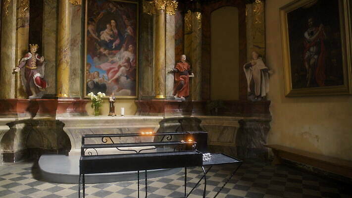 유럽 사람없음 교회 예수 러시아 신성 리투아니아 사당 소비에트 숭배 4K MOV 해외동영상 클립영상 나라 종교건축 건물 신_종교 동영상 파일형식