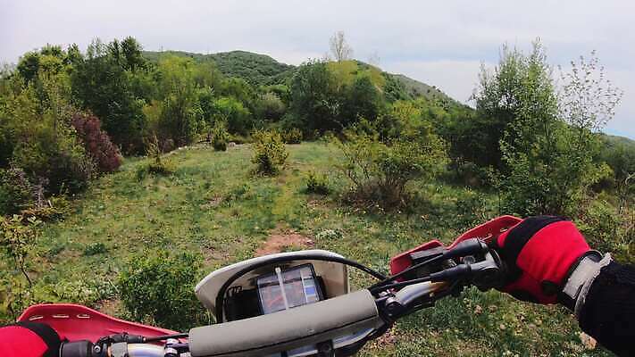 도로 스포츠 포즈 십자가 밭 자국 모션 산 사람 야외 운동 자전거 힘 경쟁 운전 오토바이 바퀴 운전사 파편 승차 위험 속도 먼지 지역 진흙 모터 라이더 레이서 비포장도로 선로 오프로드 집회 1인칭시점 4K MP4 해외동영상 클립영상 레이스천 직업 시선 길 컨셉 농업 교통시설 건강 바이크 직물 동영상 파일형식