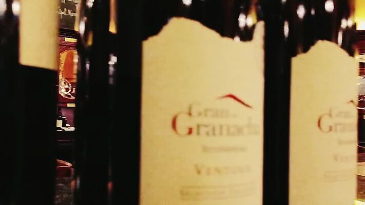 디자인 유럽 음료 유리 탁자 실내 사람없음 내부 식당 와인 식사 저녁식사 카페 방 알코올 도시 칵테일 바 센터 고급 메뉴 만족 벨기에 브뤼셀 양조장 MOV 해외동영상 클립영상 감정 나라 가구 컨셉 재질 주류 상점 동영상 서유럽 파일형식