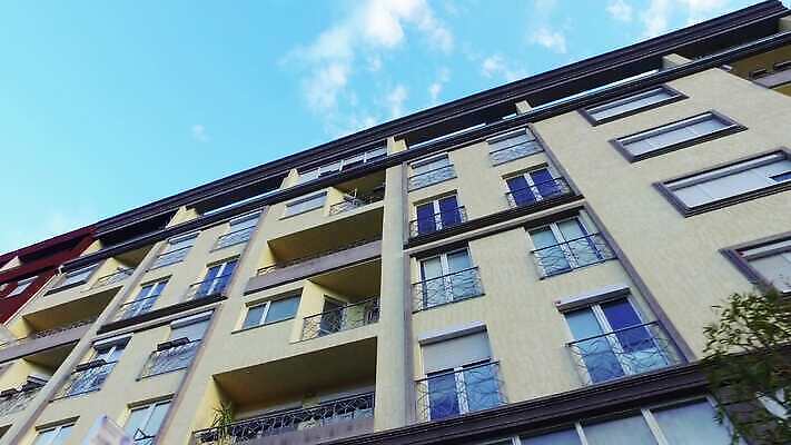 디자인 외관 산업 로우앵글 백그라운드 이동 비즈니스 건축양식 하늘 부동산 새로움 바닥 아파트 주택 사람없음 건물 파란색 컬러풀 희망 블록 흰색 도시 재산 플랫 큼 아래 장면 개발 마피아 진짜 4K MP4 해외동영상 클립영상 건축물 건축 감정 뷰포인트 컬러 컨셉 금융 크기 방향 위치 동영상 파일형식