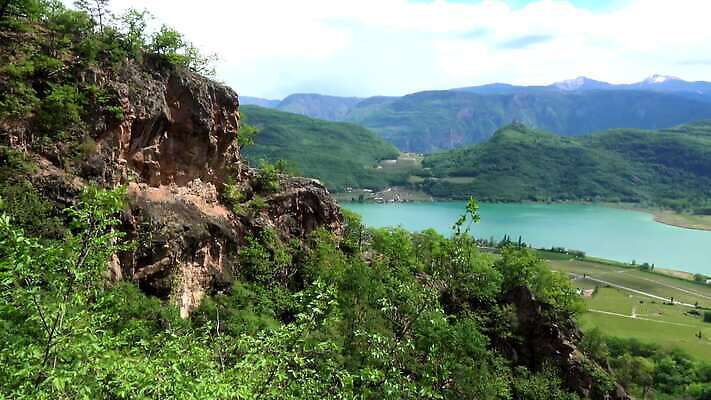 호수 자연 산 풍경 사람없음 봄 이탈리아 4월 알프스 4K MP4 해외동영상 클립영상 계절 유럽 날짜 생태계 동영상 파일형식