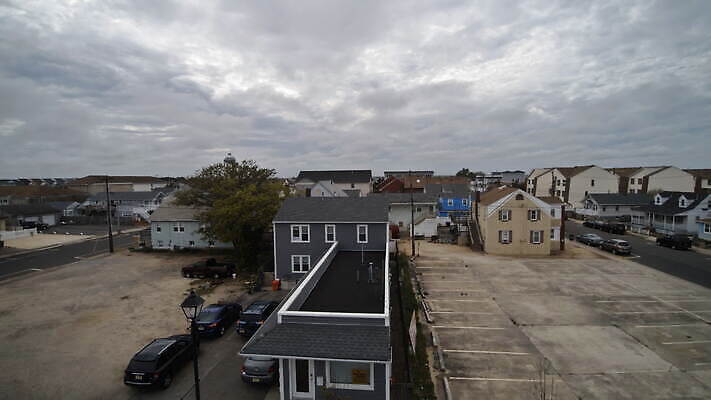 도로 섬 여행 자연 하늘 휴가 거리 주택 안테나 파노라마 풍경 사람없음 야외 건물 물 여름 도시풍경 마을 미국 만 지역 타운 이웃 내추럴 항공촬영 교외 드론 랜드마크 4K MOV 해외동영상 클립영상 자연요소 건축물 계절 길 뷰포인트 북아메리카 통신 교통시설 촬영기법 도시 생태계 동영상 파일형식