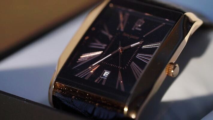 디자인 시계 비즈니스 팔찌 화살 사람없음 유행 금속 검은색 시간 고급 우아함 보석 손목 손목시계 측정 속도 다이얼 태엽 야근 타이머 리듬 분 철강 카운트다운 스타일 타임랩스 MOV 해외동영상 클립영상 컬러 컨셉 장신구 재질 촬영기법 신체부위 업무 광석 동영상 파일형식