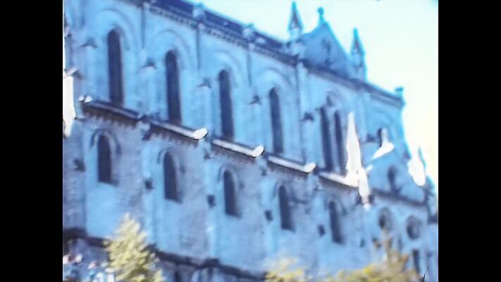 주간 외관 십자가 뼈 미술 사람없음 야외 조각상 교회 프랑스 수확 골동품 도시 거친 역사 클래식 도서관 큼 필름 영화 향수 문서 복고 영사기 동영상 통과 천연기념물 단검 구식 보관소 사당 순례 신앙심 아마추어 옛날 4K MP4 해외동영상 클립영상 자연요소 교육 유럽 무기 컨셉 농업 종교건축 문화예술 건물 조형물 화장품 검 크기 저장 파일형식