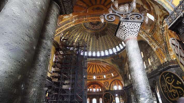 전통 기독교 종교 문화 여행 건축양식 이스탄불 실내 미술 사람없음 내부 건물 장식 성당 교회 기둥 사찰 화려 역사 재산 이슬람교 천장 그림 아치 모스크 방문 칠면조 대칭 랜드마크 비잔틴 아랍어 제국 콘스탄티노플 4K MP4 튀르키예 해외동영상 클립영상 건축물 건축 아시아 컨셉 종교건축 조류 문화예술 금융 동영상 파일형식