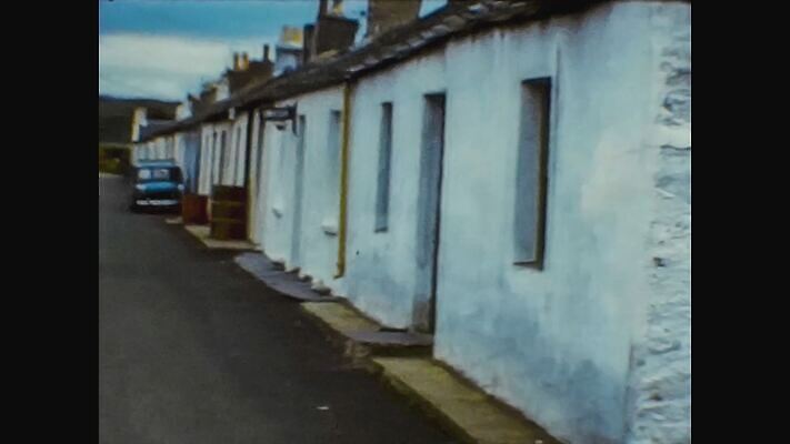 외관 유럽 바다 여행 영국 잉글랜드 산 사람없음 야외 건물 물 걷기 일몰 절벽 수확 골동품 거친 역사 클래식 필름 영화 향수 문서 복고 영사기 동영상 산악지대 구식 보관소 아마추어 옛날 컴브리아주 스코틀랜드 4K MOV 해외동영상 클립영상 자연요소 건축물 나라 컨셉 농업 모션 문화예술 노을 화장품 저장 파일형식