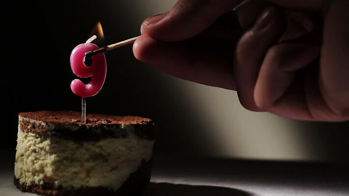 손 행복 백그라운드 불 휴가 실내 사탕 종류 사람없음 빛 뷰티 숫자 케이크 검은색 어둠 수확 아기 신생아 점 9 생일 행운 유머 달콤 연도 영화 동영상 정물화 카운트 페스츄리 티라미수 카피스페이스 HD MOV 해외동영상 스펀지케이크 클립영상 자연요소 문자 기념일 감정 빵 컬러 컨셉 농업 문화예술 디저트 사람 내부 신체부위 공백 맛 그림 파일형식