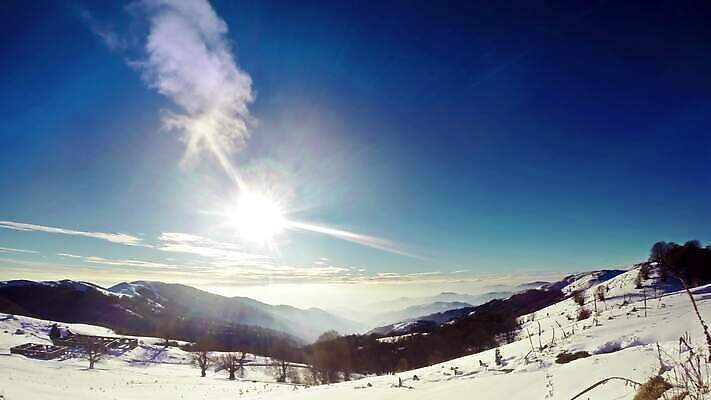 스포츠 여행 이동 겨울 자연 하늘 아침 바람 날씨 스키 산 경사 사람없음 야외 파란색 환경 얼음 일몰 등산 하이킹 추위 안개 흰색 시간 속도 휴양지 알프스 무임승차 절정 4K HD 타임랩스 인트로 MP4 해외동영상 클립영상 주간 자연요소 계절 유럽 컬러 컨셉 레저 겨울스포츠 촬영기법 노을 트래킹 장소 승차 생태계 동영상 파일형식