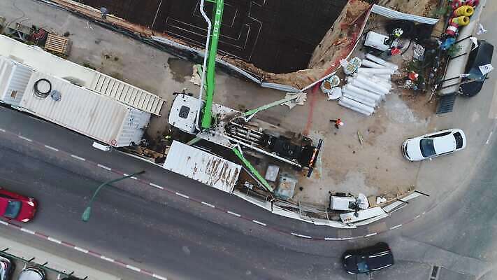 주간 공공시설 산업 비즈니스 건축양식 부동산 안테나 사람없음 건물 도시풍경 탑 기계 블록 장비 건설현장 도시 업무 재산 큼 땅 기중기 시멘트 리프트 지역 스카이라인 공학 항공촬영 개발 고용 드론 철강 콘크리트 프로젝트 4K MOV 해외동영상 클립영상 자연요소 건축물 교육 건축 뷰포인트 통신 건설업 풍경 금융 구직 작업 중장비 크기 시설 동영상 채용 파일형식