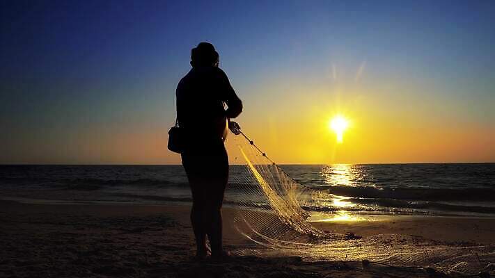 직업 전통 라이프스타일 실루엣 아시아 호수 물결 모래 여행 태국 자연 낚시 어류 사람 동양인 사람없음 물 파란색 강 반사 평화 일출 환경 침묵 일몰 잡기 그물 당기기 농부 가난 어부 낚시꾼 미얀마 알바니아 4K MP4 해외동영상 클립영상 자연요소 나라 컬러 컨셉 모션 레저 촬영기법 인종 생활 노을 수중동물 소리 생태계 동영상 파일형식 남유럽