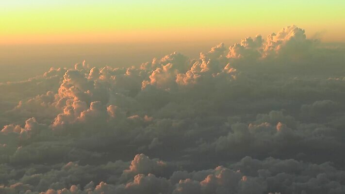 컬러 여행 오렌지 교통시설 자연 하늘 날씨 비행기 사람없음 빨간색 컬러풀 태양 평화 환경 황혼 일몰 비행 분위기 야간 고도 항공 동영상 HD MP4 해외동영상 클립영상 자연요소 교통 컨셉 과일 항공교통 대중교통 노을 시설 생태계 파일형식