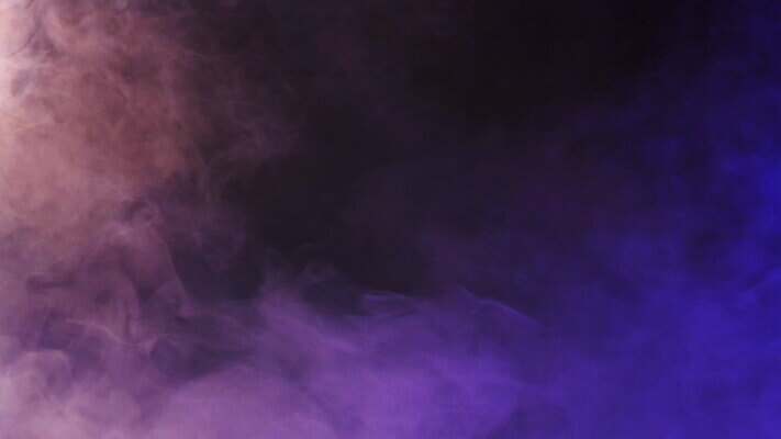 구름 디자인 컬러 백그라운드 모션 검은배경 추상 건조 실내 사람없음 파란색 빛 컬러풀 우주 환경 보라색 검은색 어둠 흐름 안개 흰색 연기 야간 저녁 수증기 위험 신비 질감 서식 먼지 가스 마법 스모그 효과 4K MOV 해외동영상 슬로모션 클립영상 자연요소 컨셉 무늬 날씨 촬영기법 내부 동영상 파일형식