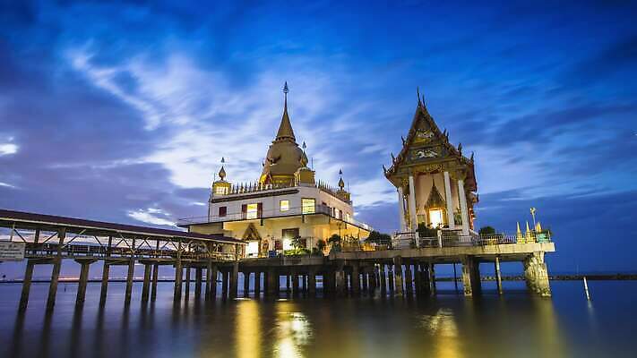전통 디자인 꽃 아시아 문화 바다 여행 백그라운드 꽃무늬 패턴 건축양식 태국 벽지 하늘 미술 동양인 풍경 사람없음 건물 그래픽 장식 물 파란색 교회 일출 탑 놀람 수확 역사 재산 황금 야간 방콕 랜드마크 옛날 힌두교 스타일 4K MOV 해외동영상 클립영상 자연요소 식물 건축물 건축 감정 나라 종교 컬러 무늬 농업 종교건축 문화예술 표정 인종 금융 노을 동영상 파일형식