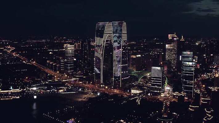 외관 아시아 호수 여행 비즈니스 건축양식 풍경 사람없음 건물 경제 파란색 빛 도시풍경 사무실 고층빌딩 중국 도시 센터 도심 야간 상업 동쪽 스카이라인 개발 랜드마크 4K MP4 해외동영상 클립영상 자연요소 건축물 건축 나라 컬러 빌딩 방향 동영상 파일형식