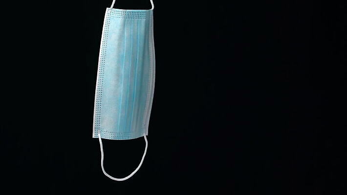 얼굴 백그라운드 유니폼 의료기기 건강 병원 마스크 안전 사람없음 파란색 약 건강관리 장비 수술 호흡기관 바이러스 보호 질병 일회용 예방 감염 돌봄 위생관리 인플루엔자 전염병 필터 사스 코로나바이러스 4K MOV 해외동영상 클립영상 옷 컬러 컨셉 의학 모션 관리 신체부위 치료 장기_의학 동영상 파일형식