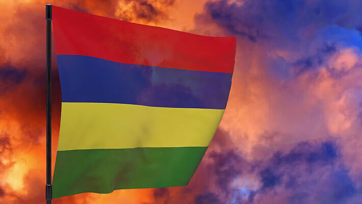 배너 물결 섬 하늘 불 바람 사람없음 빨간색 일몰 깃발 연기 깃대 봉 모리셔스 위기 재앙 전국 4K MOV 해외동영상 클립영상 자연요소 컬러 날씨 노을 동영상 파일형식