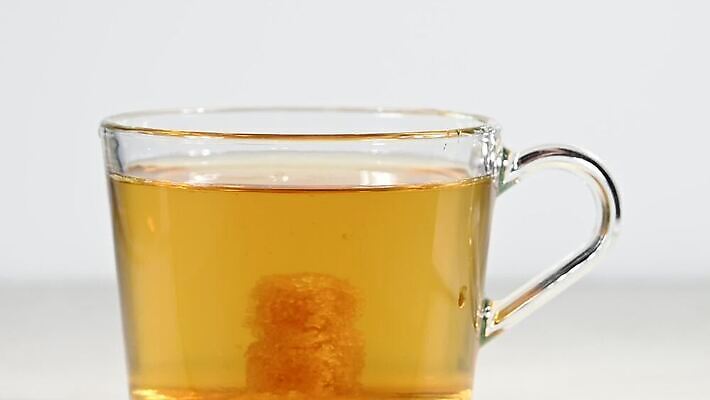 1 음료 백그라운드 부분 모션 유리 건강 사람없음 옆모습 컵 초록색 갈색 노란색 회색 흰색 물방울 뜨거움 액체 던지기 닫기 달콤 떨어짐 설탕 먹기 허브 가득함 큐브 준비 각도 느림 우롱차 MOV 해외동영상 클립영상 식물 식기 뷰포인트 컬러 컨셉 재질 차_음료 맛 동영상 파일형식