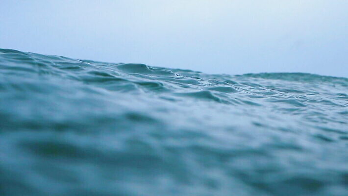 물결 파도 바다 표면 잉글랜드 사람없음 야외 물 파란색 환경 수면 그린에너지 자원 잔물결 콘월 MOV 해외동영상 클립영상 자연요소 컬러 영국 에너지 동영상 파일형식