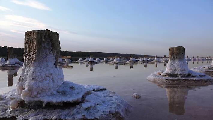 호수 바다 백그라운드 자연 사람없음 야외 물 흰색 약초 크리스탈 휴양지 진흙 결정체 지구온난화 내추럴 우크라이나 짠맛 오데사 4K MP4 해외동영상 클립영상 자연요소 유럽 컬러 장소 풀_식물 맛 광석 생태계 동영상 기후변화 파일형식