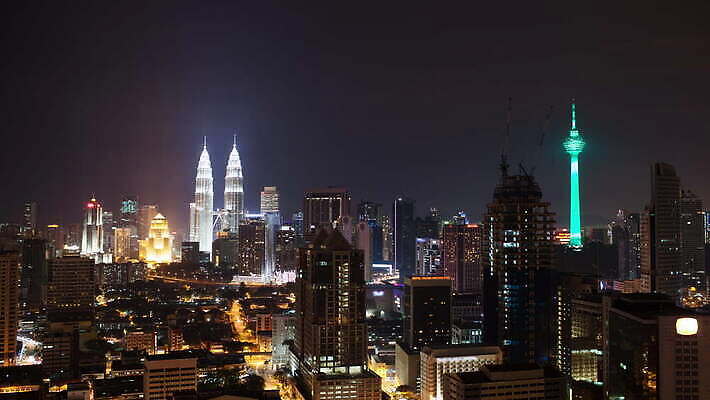 아시아 건축양식 파노라마 사람없음 건물 도시풍경 탑 고층빌딩 도시 야간 빛망울 말레이시아 수도권 4K 타임랩스 MOV 해외동영상 클립영상 자연요소 건축물 건축 나라 촬영기법 풍경 빌딩 빛 지역 동영상 파일형식