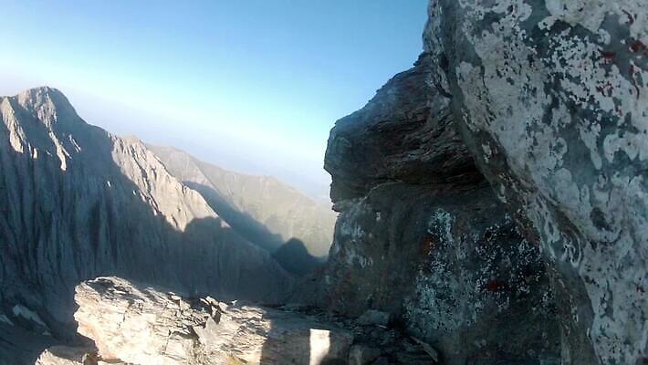 밧줄 스포츠 여행 배낭 자연 하늘 산 사람없음 야외 등산 트래킹 하이킹 그룹 황무지 정상 그리스 신화 산악가 원정 절정 하이커 1인칭시점 MOV 해외동영상 클립영상 시선 유럽 줄 가방 레저 생태계 동영상 파일형식