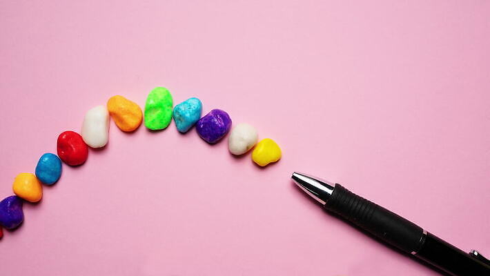 모양 디자인 선 분홍색 컬러 백그라운드 패턴 아이디어 프레임 사람없음 펜 노란색 조약돌 메시지 방향 심볼 사인 그림 그런지 벡터 4K MOV 해외동영상 클립영상 컨셉 무늬 필기구 돌_바위 동영상 파일형식