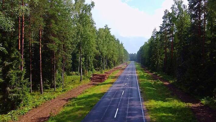 나무 구름 도로 여행 백그라운드 농업 자국 모션 자동차 자연 산 거리 안테나 풍경 사람없음 야외 초록색 물 여름 태양 환경 침묵 젖음 안개 시골 정상 숲 루마니아 내추럴 항공촬영 넘어짐 드론 뿌연 서쪽 우크라이나 MOV 해외동영상 클립영상 자연요소 식물 계절 유럽 산업 길 육상교통 뷰포인트 컬러 통신 교통시설 날씨 소리 방향 생태계 동영상 파일형식