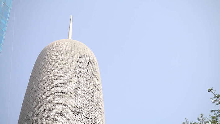 전통 문화 바다 여행 비즈니스 건축양식 사람없음 건물 탑 항구 고층빌딩 도시 만 역사 재산 도심 중앙 아라비아 포트 카타르 동쪽 스카이라인 랜드마크 수도권 아랍어 4K MOV 해외동영상 클립영상 건축물 건축 중동 교통시설 빌딩 금융 방향 지역 동영상 파일형식