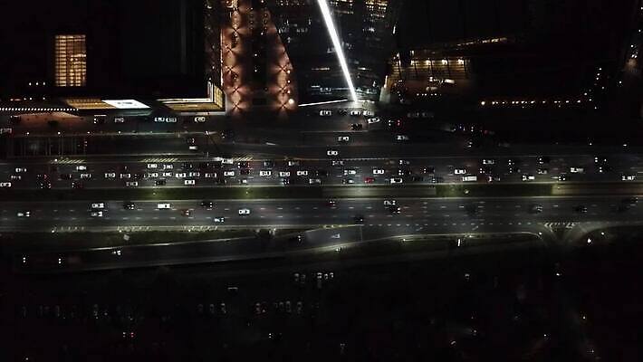 아시아 도로 여행 비즈니스 건축양식 교통시설 자동차 조류 하늘 새로움 거리 안테나 사람없음 건물 빛 도시풍경 운전 도시 도심 정상 야간 교차로 속도 타운 스카이라인 항공촬영 드론 모스크바 방법 카자흐스탄 통근 타임랩스 알마티 MP4 해외동영상 사도궁 클립영상 자연요소 동물 건축물 건축 나라 길 육상교통 뷰포인트 교통 컨셉 통신 모션 촬영기법 풍경 궁전 시설 출근 러시아 동영상 바티칸 파일형식