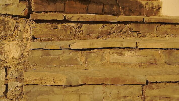 벽 오렌지 건축양식 벽돌 사람없음 건물 목재 노란색 계단 궁전 바위 기둥 도시 성 중세 연기 상승 오르기 타운 느림 스모그 옛날 철책 MOV 해외동영상 클립영상 나무 건축물 건축 컬러 컨셉 고건축 과일 재료 모션 돌_바위 역사 동영상 파일형식