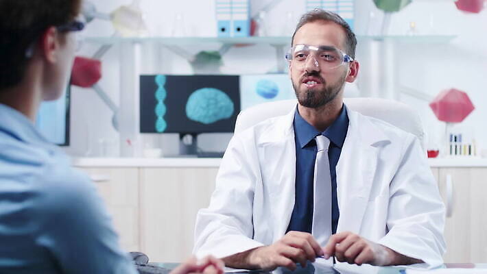 안경 얼굴 과학 컨셉 청진기 미래 고글 건강 병원 사람 치료 빛 사무실 약 3D 건강관리 디지털 헤드폰 방 장비 환자 의사 작업 수술 질병 사이버 뇌 비전 외과 혁명 실행 가상 가상현실 인터랙티브 현실 4K MOV 해외동영상 클립영상 잡화 음향기기 비즈니스 의학 의료기기 관리 신체부위 의료진 디지털합성 동영상 파일형식