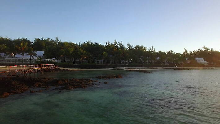 바다 여행 요트 자연 휴가 안테나 사람없음 목재 물 항구 일몰 보트 휴양지 석호 항공촬영 드론 모리셔스 수평선 4K MOV 해외동영상 클립영상 자연요소 나무 뷰포인트 배_교통 재료 통신 교통시설 노을 장소 생태계 동영상 파일형식
