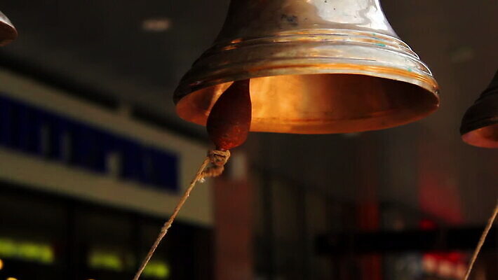 전통 유럽 기독교 종교 문화 건축양식 휴가 사람없음 성당 교회 믿음 탑 금속 천주교 종 기도 사찰 행운 영혼 중세 역사 성자 철 심볼 과거 수도원 놋쇠 수녀원 옛날 전국 철강 타종 MOV 해외동영상 클립영상 건축물 건축 감정 나라 컨셉 종교건축 재질 건물 동영상 파일형식