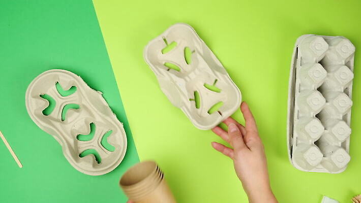 손 여자 종이 커피 음료 음식 포크 새로움 사람없음 목재 컵 초록색 갈색 재활용 머그컵 잡기 액체 막대기 플랫 칼 아침식사 정상 휴대용 일회용 컨테이너 속도 에코 테이크아웃 카푸치노 에스프레소 바둑 판지 모카 보유 카페인 4K MOV 해외동영상 클립영상 나무 식기 산업 컬러 컨셉 재료 모션 놀이 사람 신체부위 환경 식사 오브젝트 친환경 동영상 파일형식