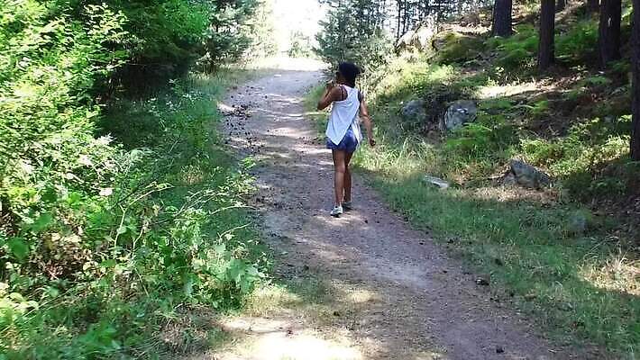 손 여자 감정 얼굴 여행 스트레스 갈색머리 한명 사람 10대 놀람 트래킹 표현 숲 공격 무서움 불안 걱정 공포 충격 긴장 추적 마감 압력 MOV 해외동영상 클립영상 1 헤어스타일 모션 청소년 레저 표정 신체부위 동영상 파일형식