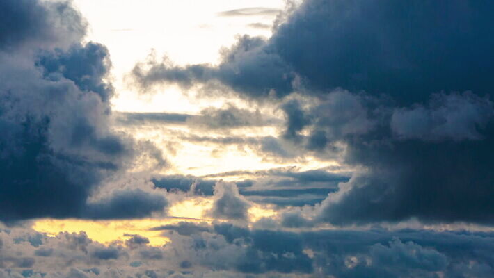 백그라운드 모션 자연 하늘 바람 날씨 따뜻함 사람없음 파란색 빛 글로벌 달리기 햇빛 태양 환경 일몰 새벽 추위 성장 광선 시간 분위기 변화 폭풍 천국 솜털 느림 깊이 오존 수평선 타임랩스 MOV 해외동영상 클립영상 자연요소 컬러 컨셉 촬영기법 노을 생태계 동영상 파일형식