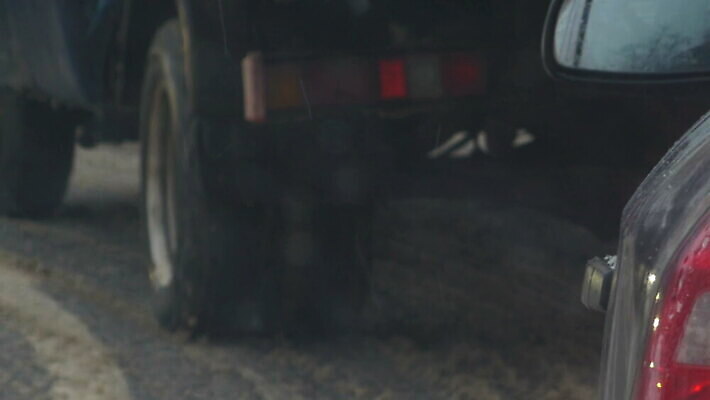 도로 여행 겨울 교통시설 자동차 거리 사람없음 운전 도시 회전 느림 그만 범퍼 자동 4K MOV 해외동영상 클립영상 계절 길 육상교통 교통 모션 시설 동영상 파일형식