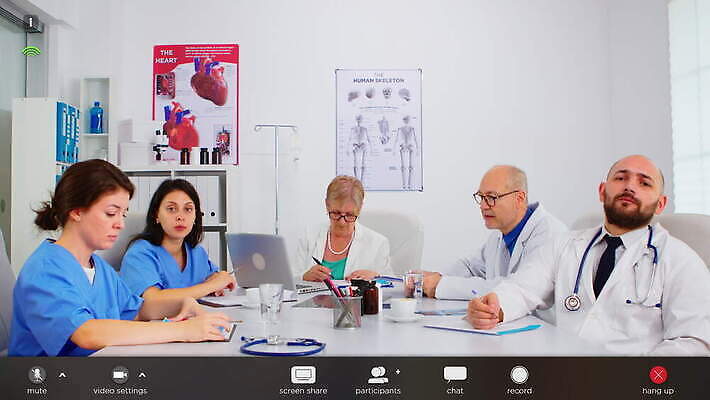 직업 인터넷 통신 회의 협력 직장 건강 병원 대화 설명 카메라 건강관리 방 간호사 의사 발표 토론 온라인 소프트웨어 영상통화 브레인스토밍 4K MOV 해외동영상 클립영상 회사 비즈니스 의학 모션 관리 말하기 전자제품 의료진 통화 동영상 파일형식