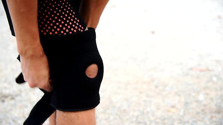 나무 직업 디자인 공원 스포츠 백그라운드 신체 실내 건강 사람 사람없음 햇빛 고통 장비 추위 흰색 악단 뜨거움 피부 오브젝트 무릎 달리기선수 돌봄 압축 지원 MOV 해외동영상 클립영상 식물 공공시설 감정 음악 컬러 모션 내부 신체부위 태양 육상선수 동영상 파일형식