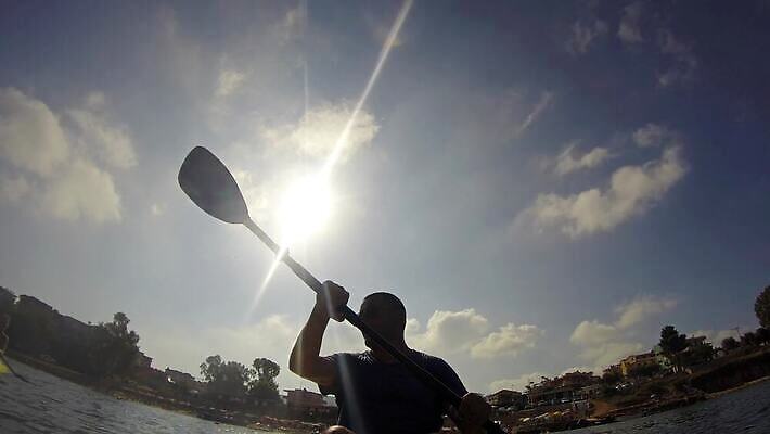 백인 라이프스타일 여자 남자 스포츠 바다 섬 여행 가족 교통시설 자연 휴가 함께함 건강 사람 야외 두명 앞모습 물 여름 우정 보트 함선 카누 카약 태평양 히스패닉 대서양 석호 4K MP4 해외동영상 클립영상 자연요소 서양인 계절 뷰포인트 교통 컨셉 배_교통 관계 생활 친구 수상스포츠 시설 생태계 동영상 파일형식